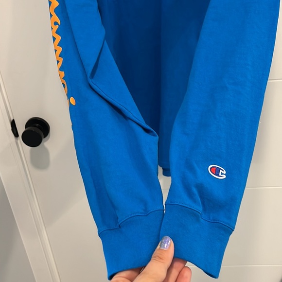 Champion blue long sleeve shirt size large 💯 - Picture 4 of 7